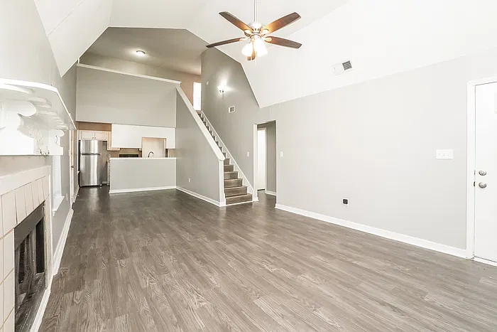 3 bed, 2.0 bath, 1379 sqft, $1,795 — Photo 4