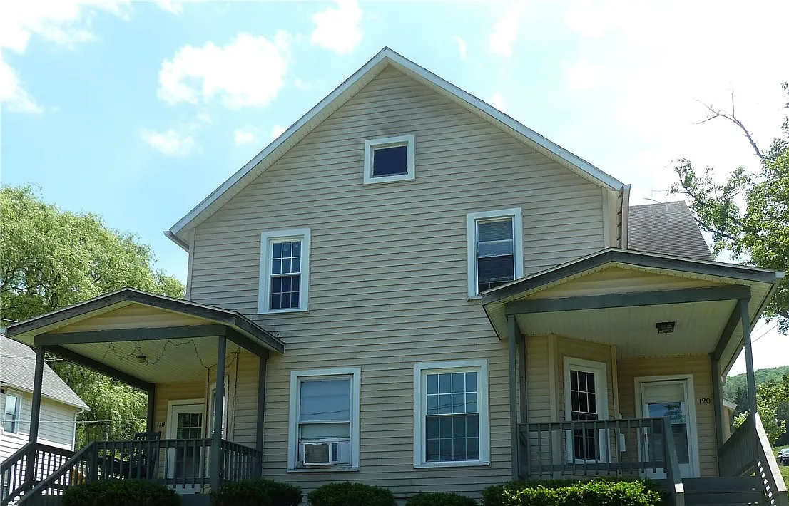 1 bed, 1.0 bath, 744 sqft, $825 — Photo 2