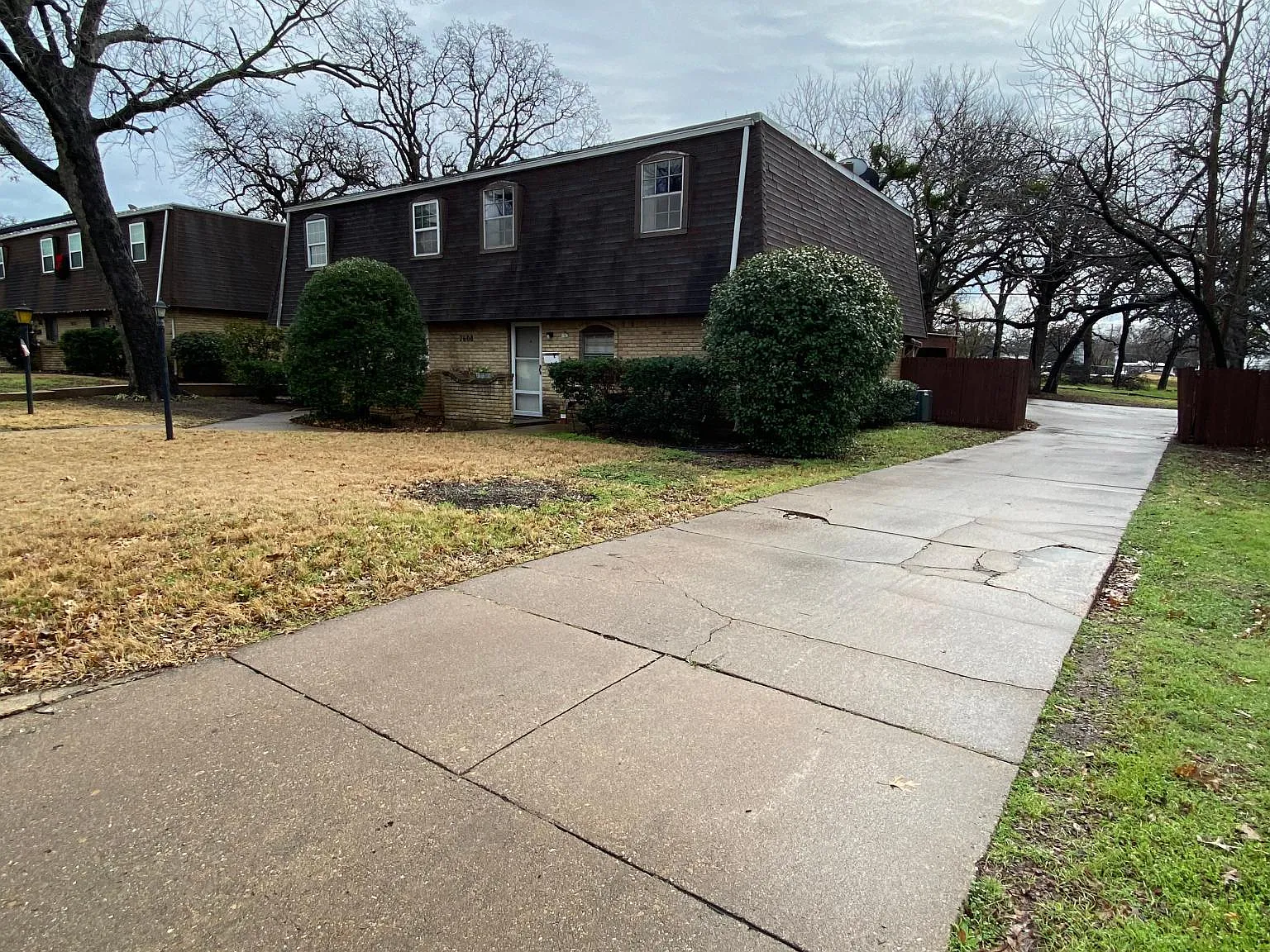 7608 Bridges Ave — Photo 2
