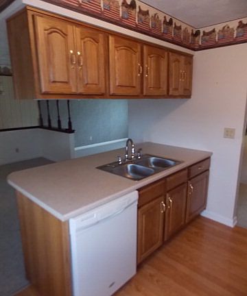 5th image of 29 Meadow Ln