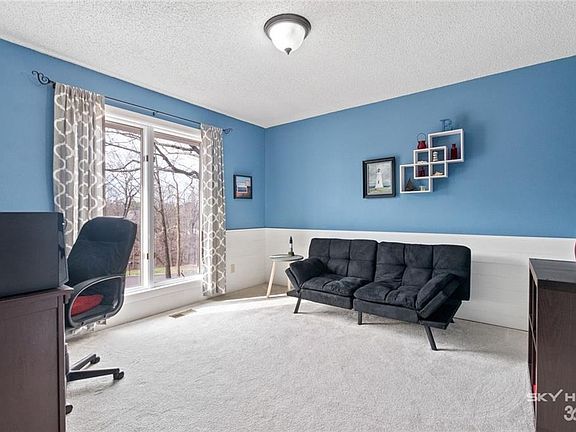 5th image of 6 Duxford Cir