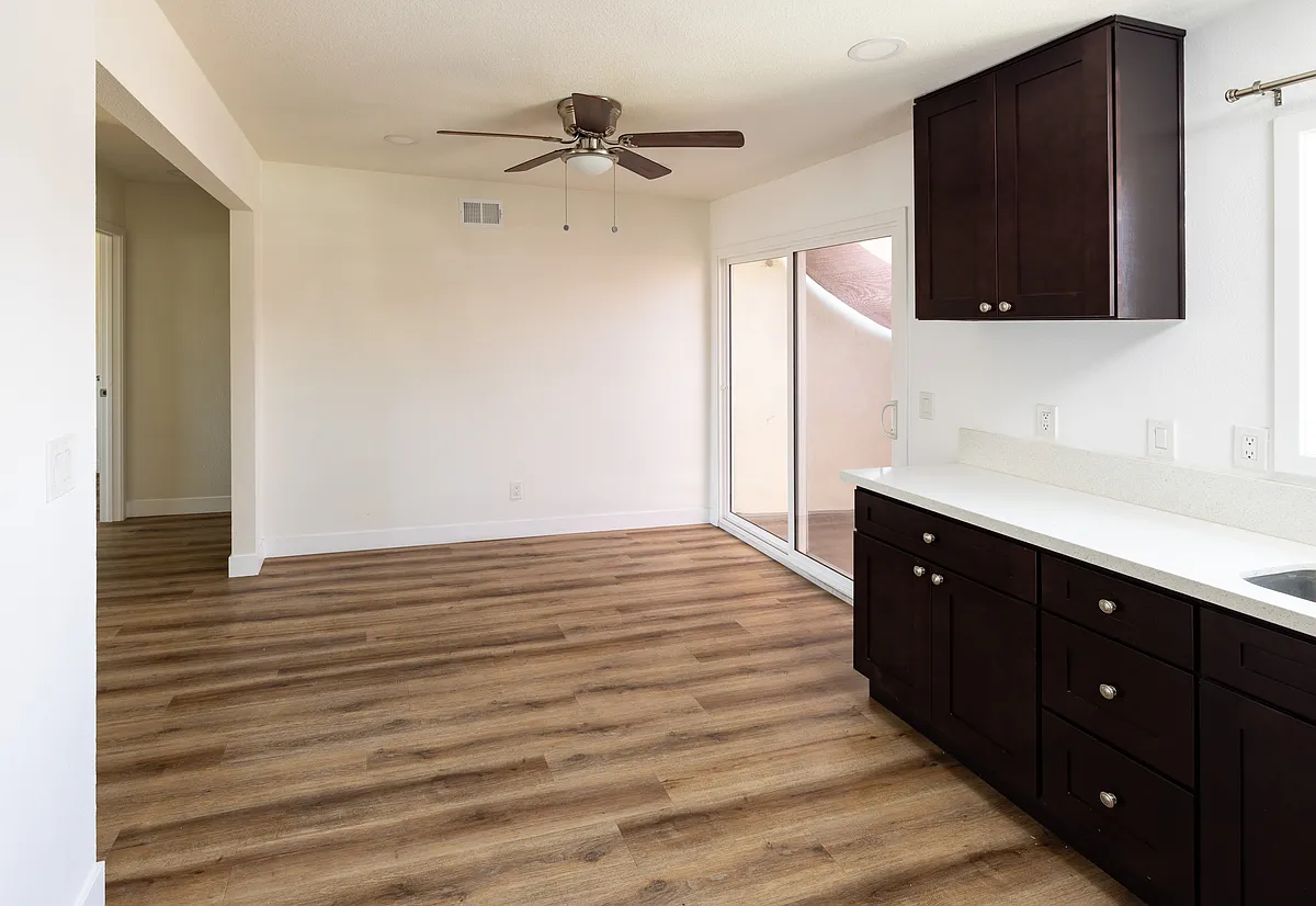 Building Photo - 15925 S Myrtle Ave #15925