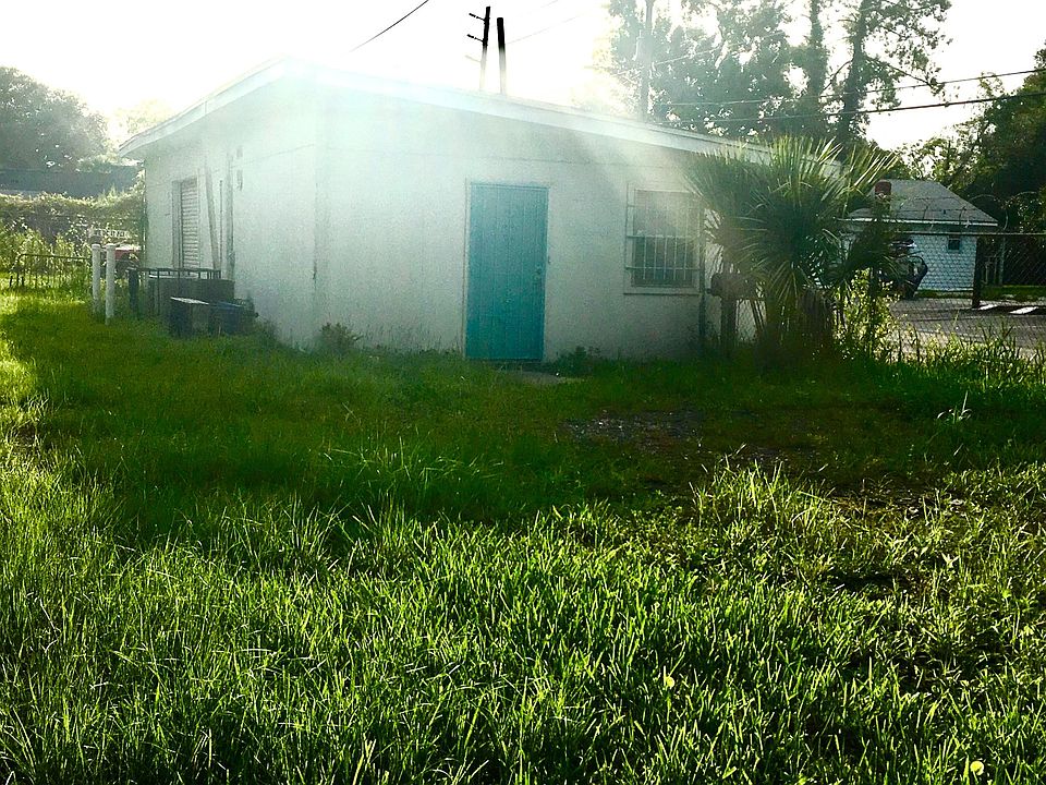 1st image of 2738 Rosselle St