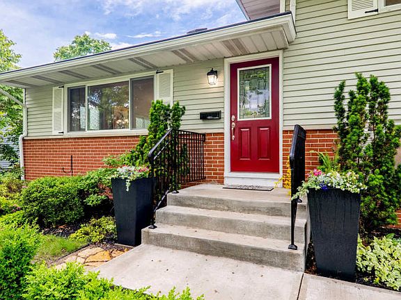 3rd image of 946 Havendale Dr