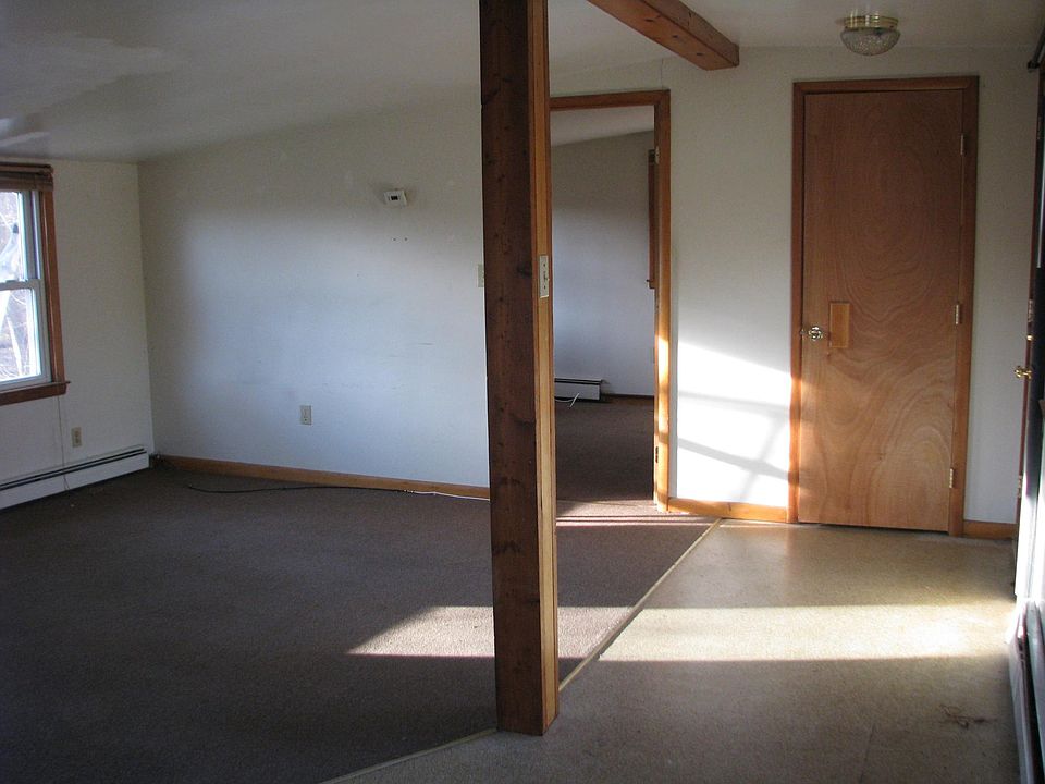 2nd image of 205 Potter Hill Rd APT 6