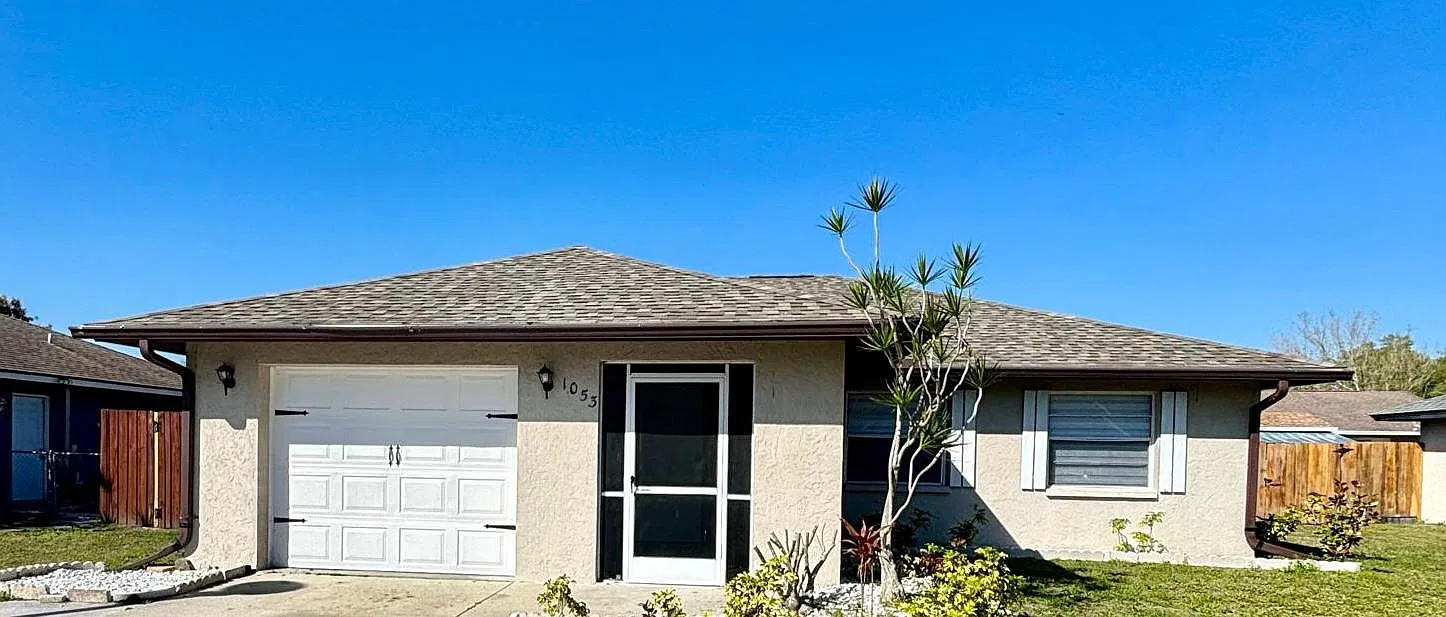 3 bed, 1228 sqft, $2,300 — Photo 1