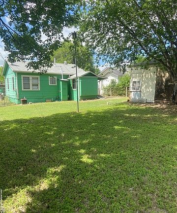5th image of 143 Pennystone Ave