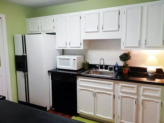 5th image of 610 Augusta Dr