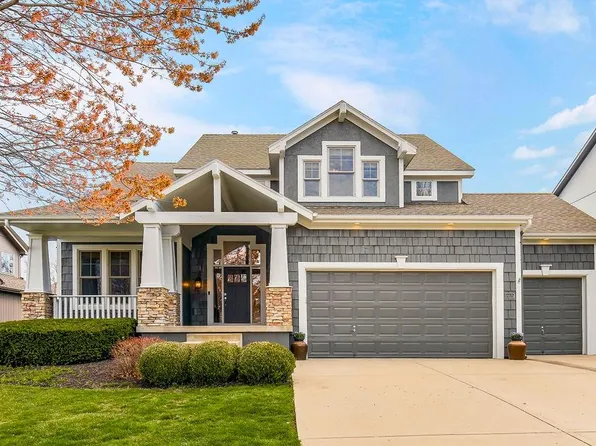 15525 Linden St, Overland Park, KS 66224