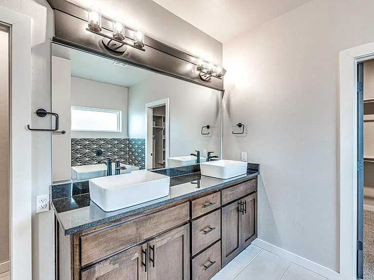 109 Carlow Way — Photo 39