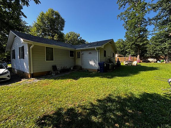 3rd image of 289 Independence Cir