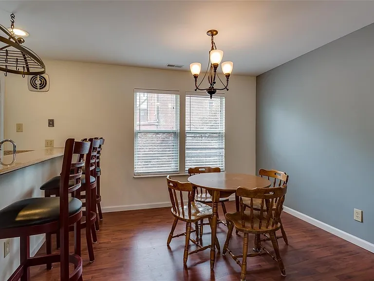 4367 Laclede Ave #E — Photo 7