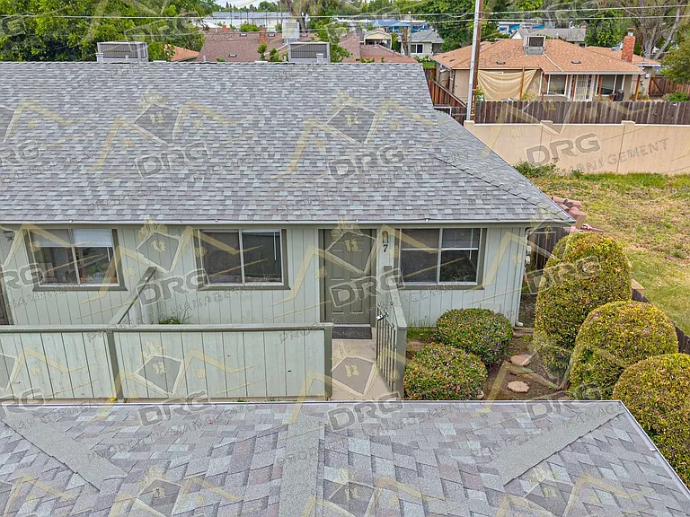 1229 W Roseburg Ave — Photo 27