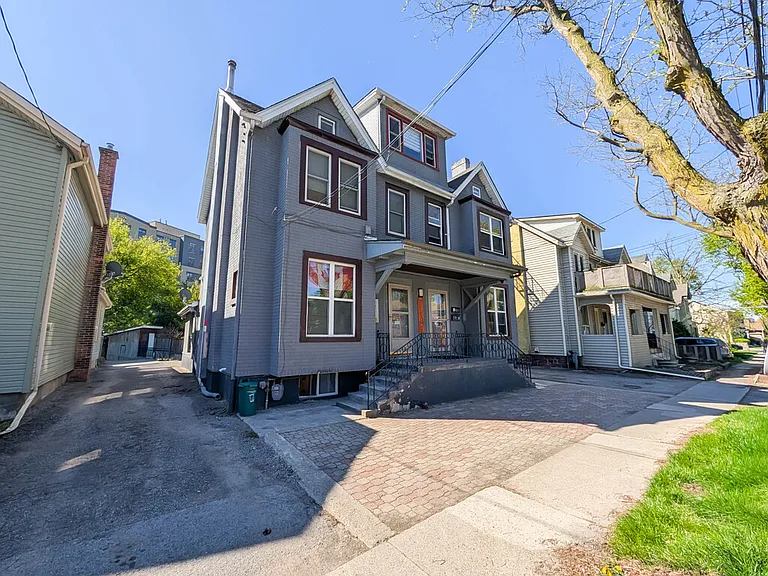50 Welland Ave #4 — Photo 16
