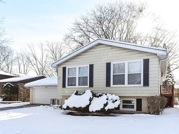2nd image of 4141 Oakwood Ln