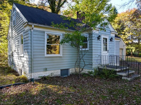 5430 Indian Hill Rd SE, Uhrichsville, OH 44683