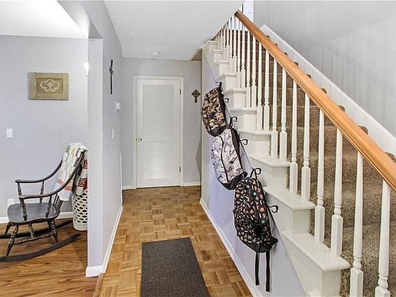 3rd image of 1809 Meadowlake Dr