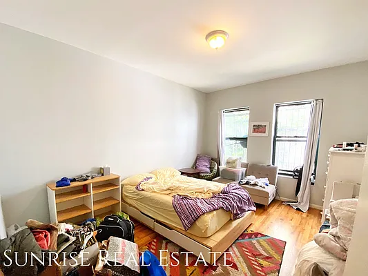 Rented by Sunrise Real Estate | media 11