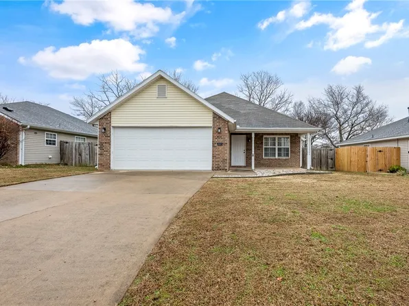 907 SW Arrowhead Dr, Bentonville, AR 72712