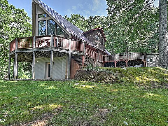 3rd image of 164 Hokie Hill Dr