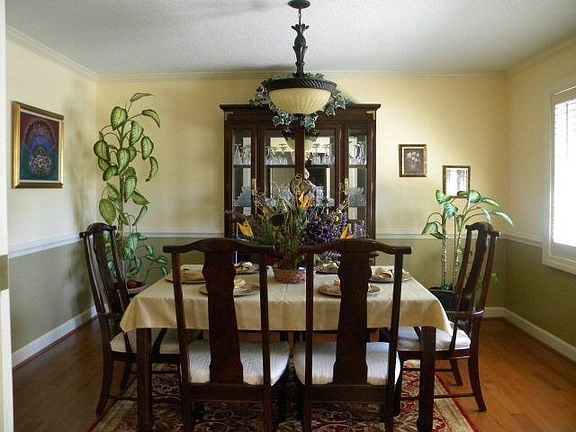 Formal dining room