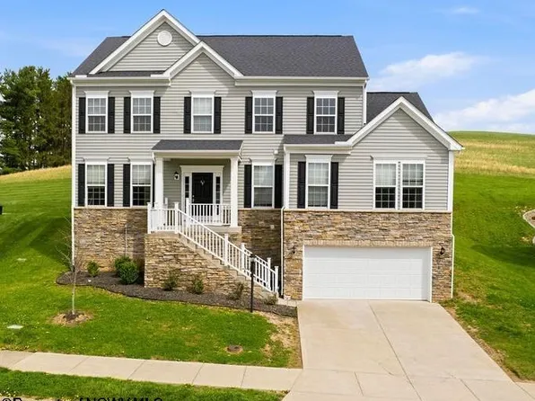 63 Kingston Dr, Bridgeport, WV 26330