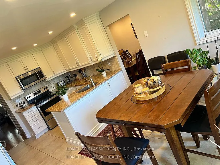 972 Krista Ct #MAIN FLOOR — Photo 4