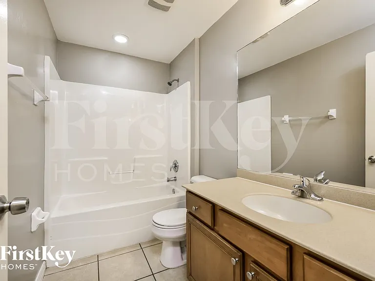 1035 NW 16th Pl — Photo 13