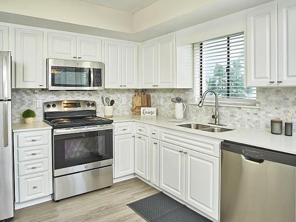 3rd image of 1267 Askew Dr