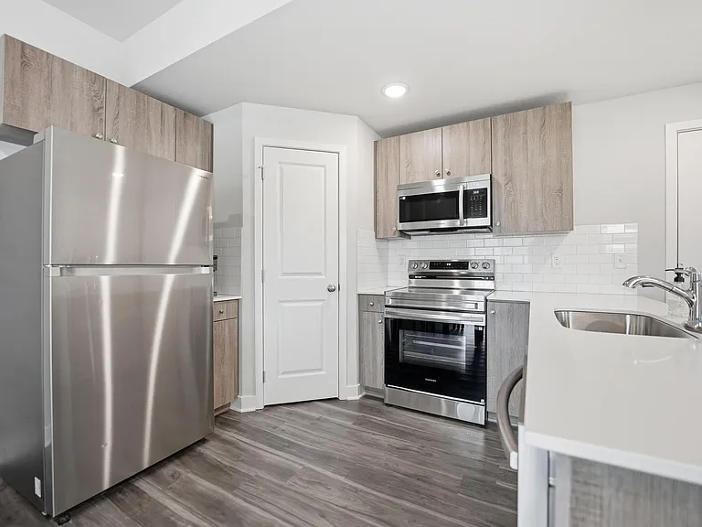 Barry West Townhomes — Photo 7