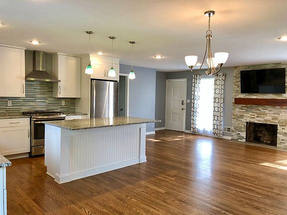 5th image of 7123 Robinson Dr