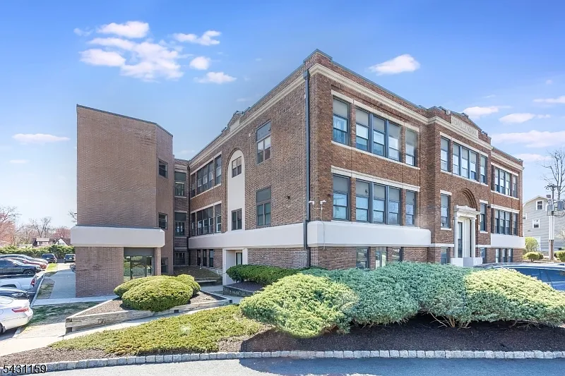 124 E Main St #209