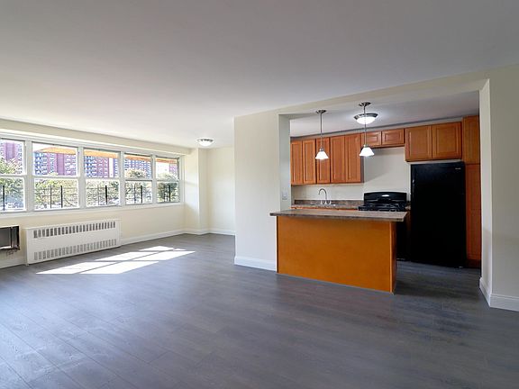 5th image of 825 Morrison Ave APT 2