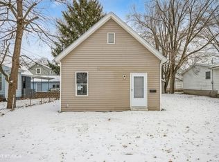 1219 N Lee St, Bloomington, IL 61701