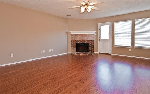 2nd image of 1574 Knottingham Dr