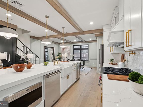 4th image of 7519 Ridge R Ave #304