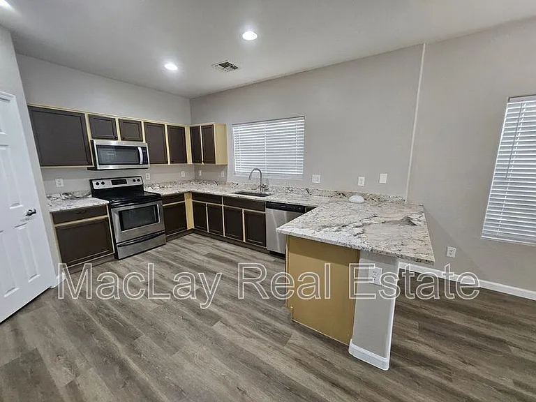 25850 W Pleasant Ln — Photo 5
