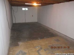 3002 Bob White Ct, Louisville, KY 40216