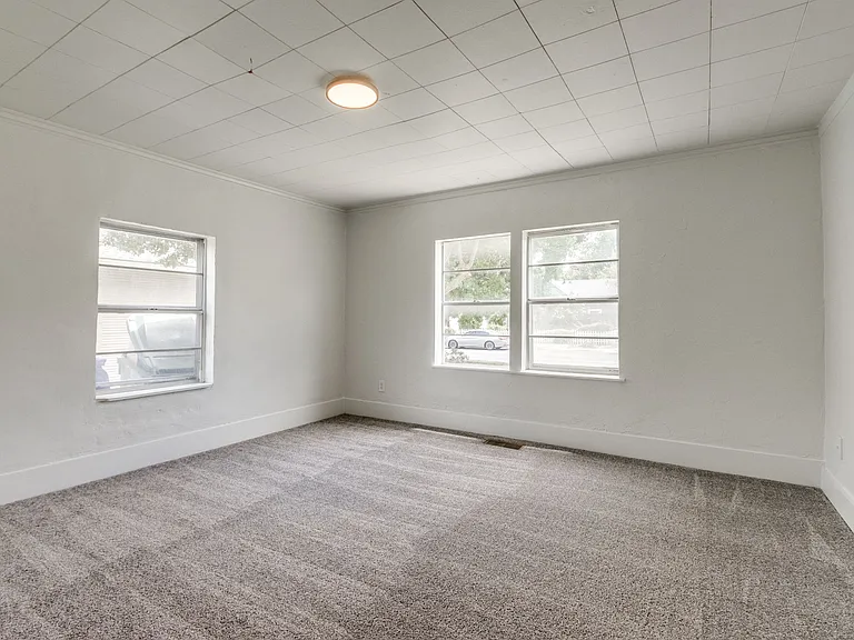 425 E Eufaula St — Photo 23