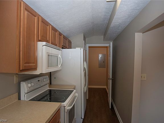 5th image of 10060 Emerson Dr