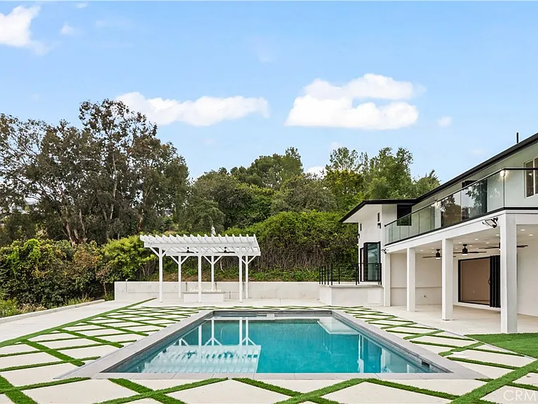 19660 Valdez Dr — Photo 6
