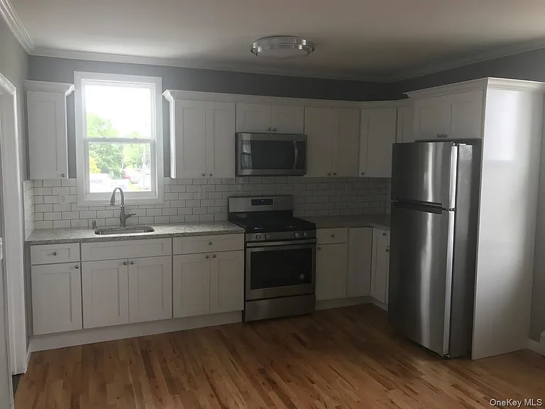 236 W Montauk Hwy #2E — Photo 5