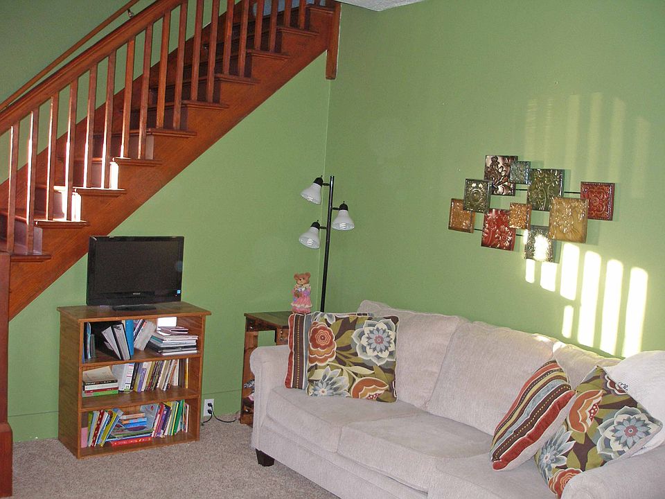 1st image of 901 W 21st St