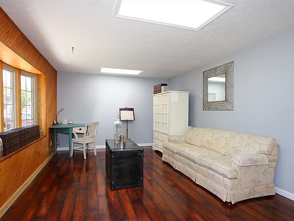 3rd image of 4289 Cider Mill Dr