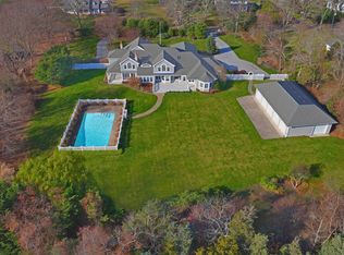 10 Basket Neck Ln, Remsenburg, NY 11960