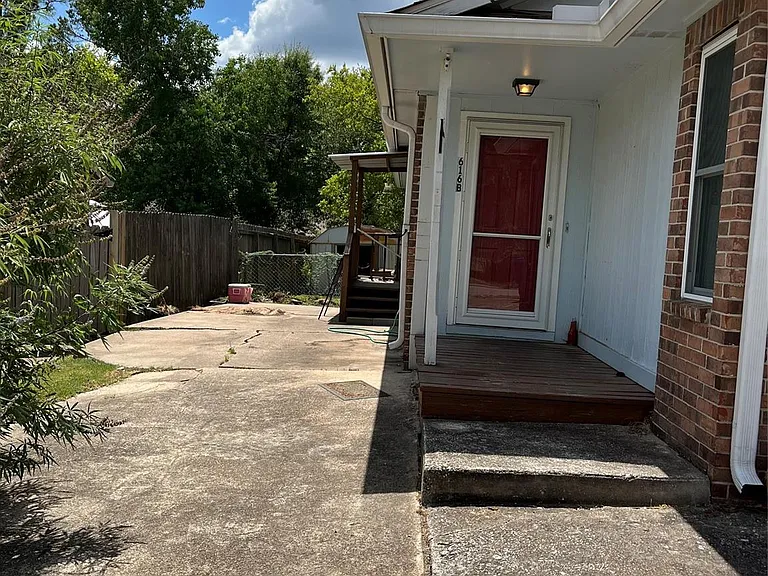 616B Normal Park Dr #B — Photo 15