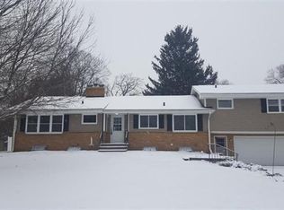 6065 Newburg Rd, Rockford, IL 61108