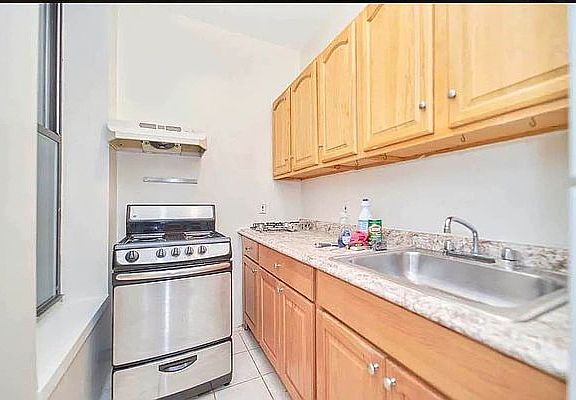 5th image of 608 Saint Nicholas Ave #2F