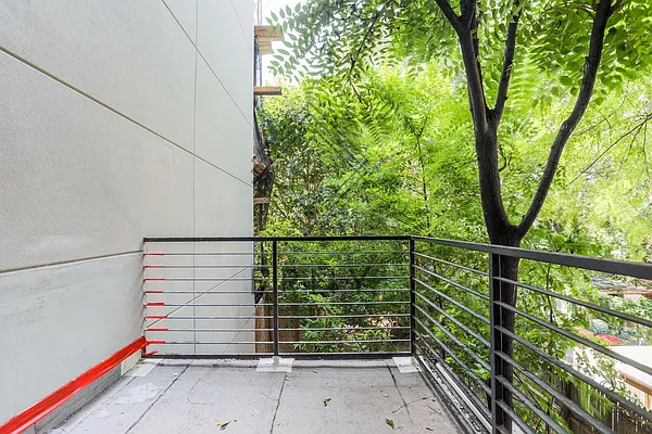 Rented by ERNY LLC | media 40