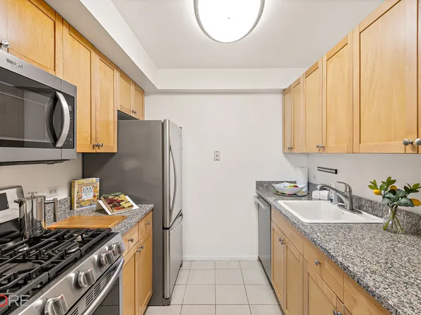 300 West 145th Street 6M image 3 of 11